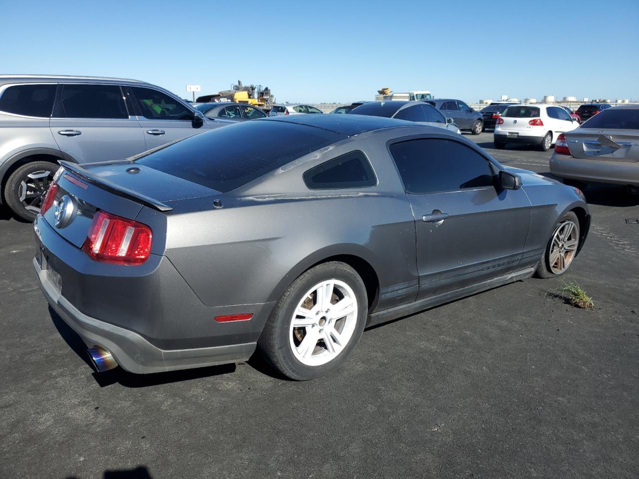 2010 Ford Mustang - Image 3