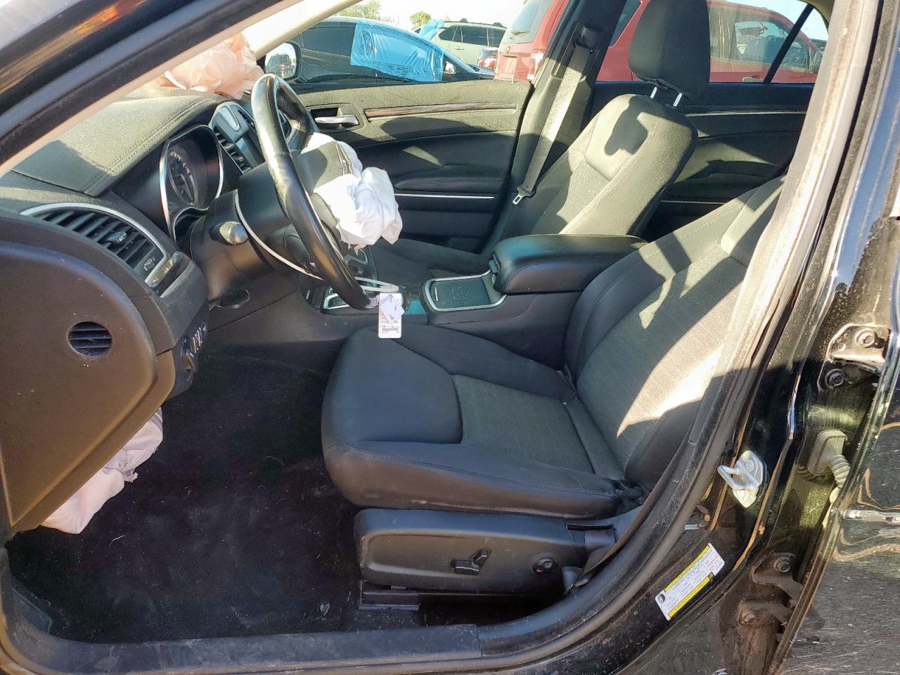 2020 Chrysler 300 Touring - Фото 7