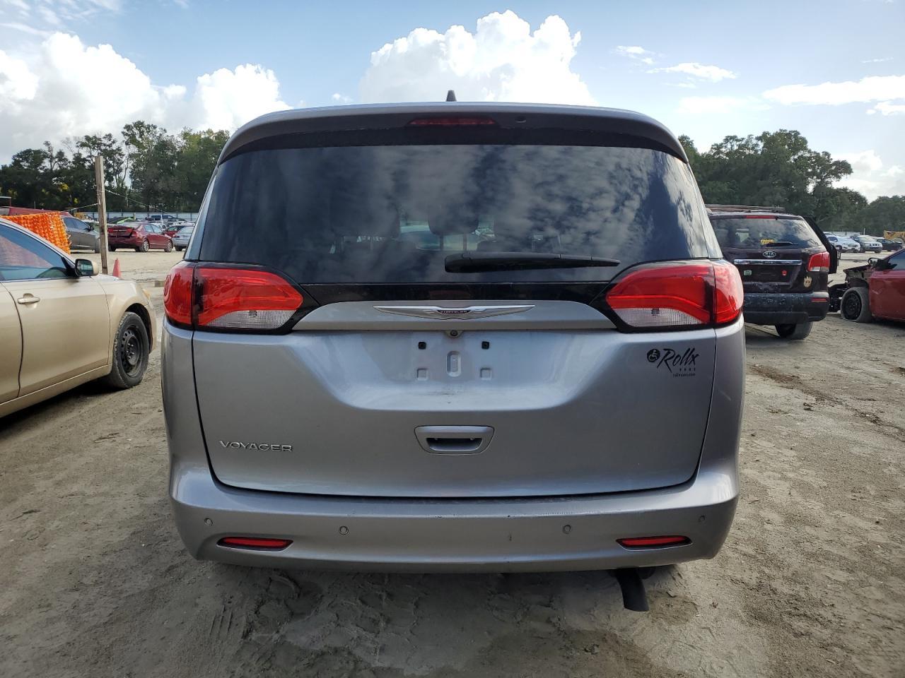 2021 Chrysler Voyager Lx - Фото 6