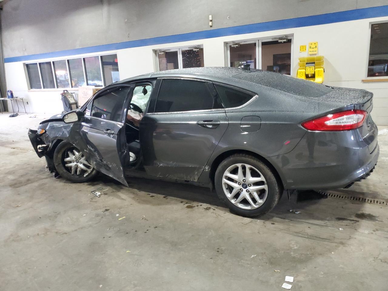 2016 Ford Fusion Se - Фото 2