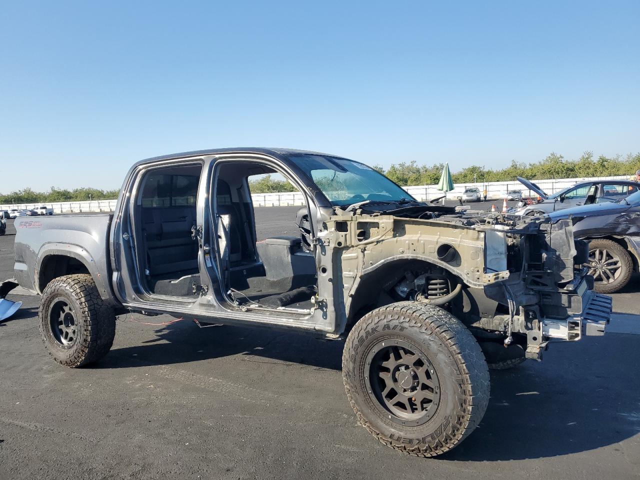 2018 Toyota Tacoma - Фото 4