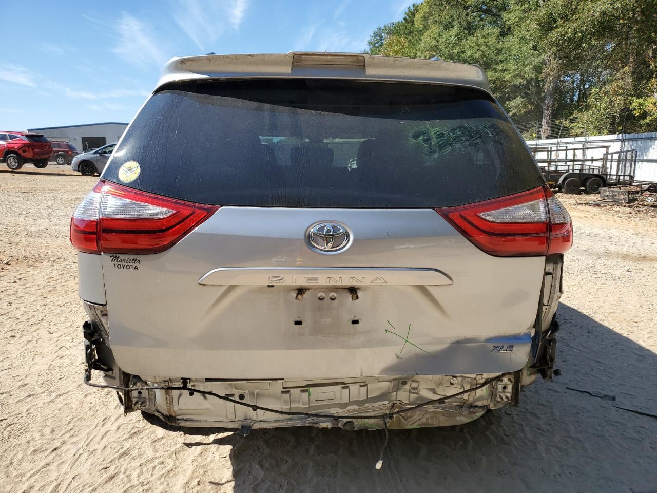 2018 Toyota Sienna Xle - Фото 6