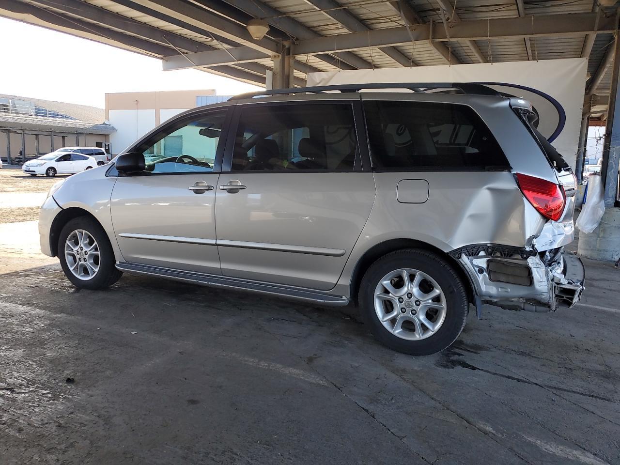 2006 Toyota Sienna Le - Image 2