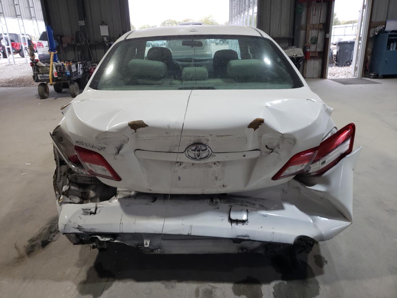 2011 Toyota Camry Base - Фото 6