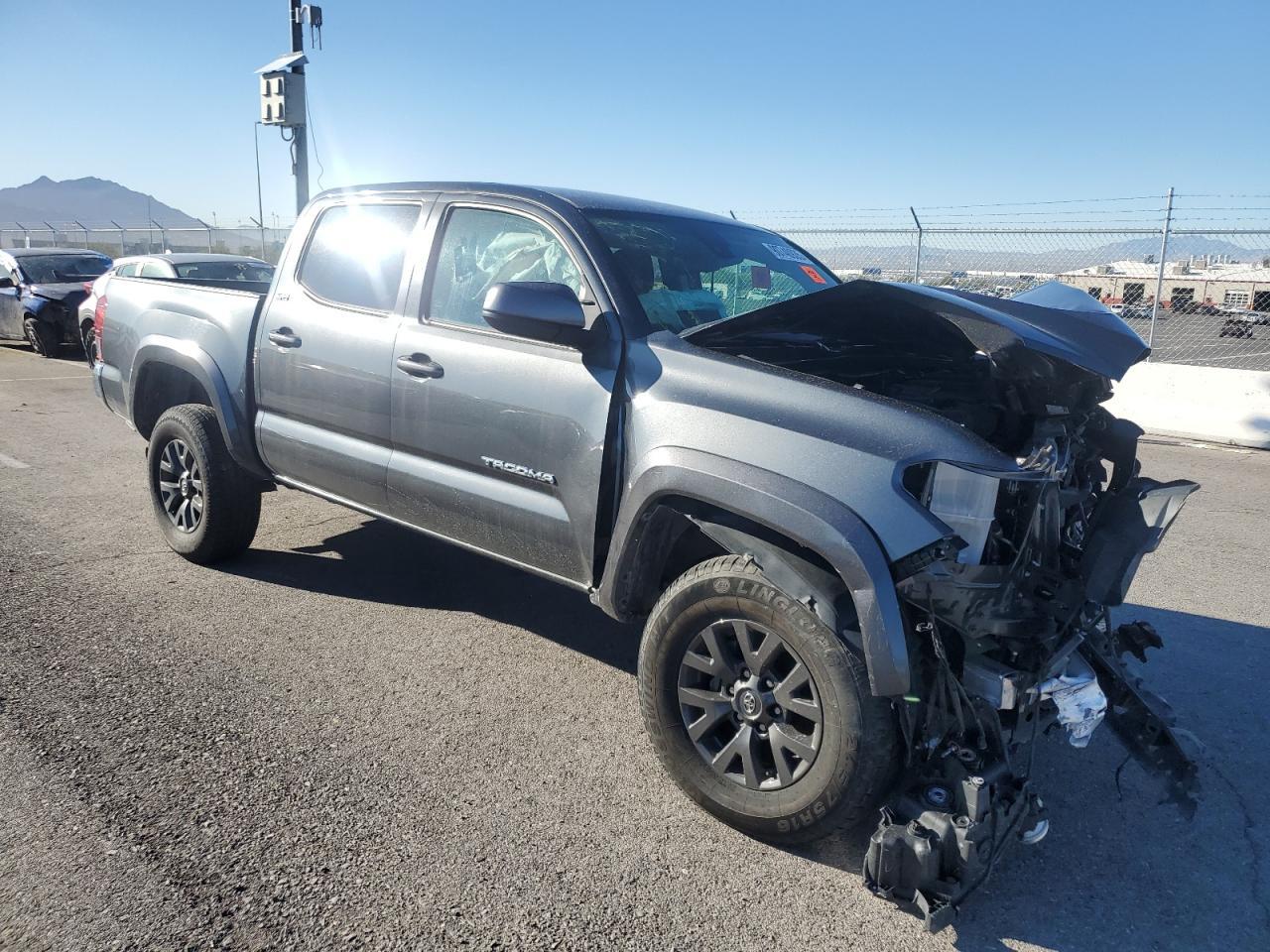 2023 Toyota Tacoma Double Cab - Image 4