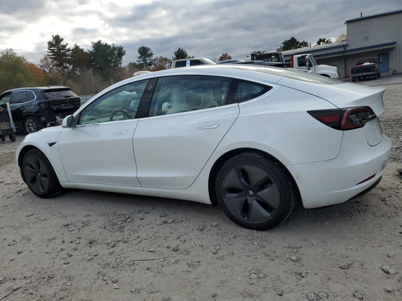 2018 Tesla Model 3 - Фото 2