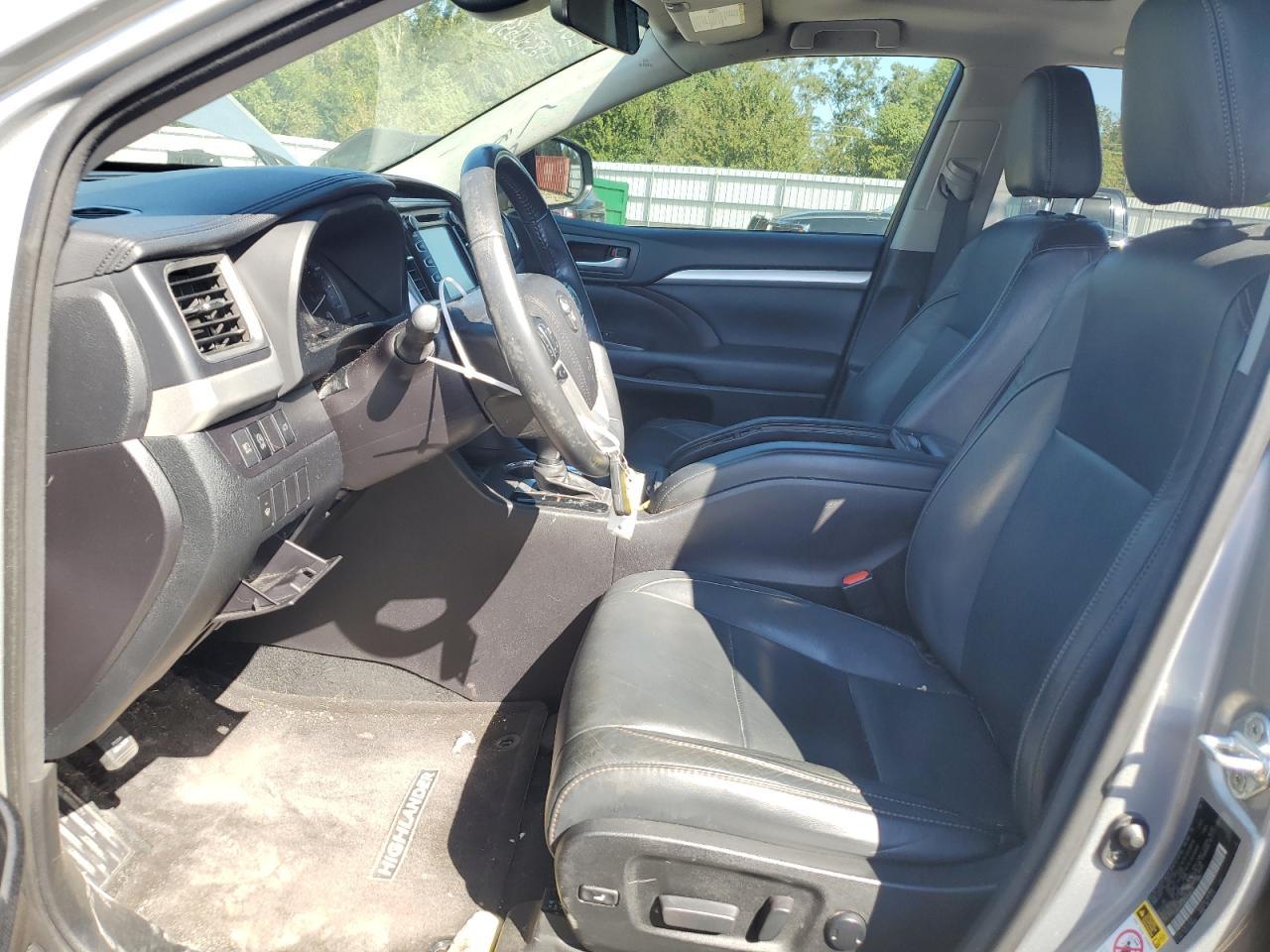 2017 Toyota Highlander Se - Фото 7