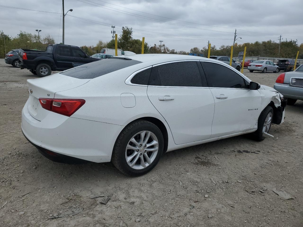 2017 Chevrolet Malibu Lt - Image 3
