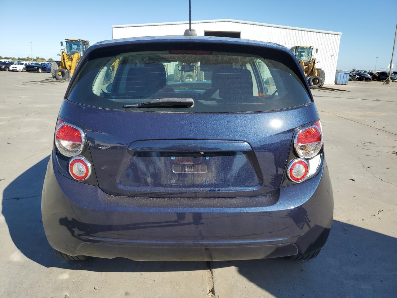 2016 Chevrolet Sonic Lt - Фото 6