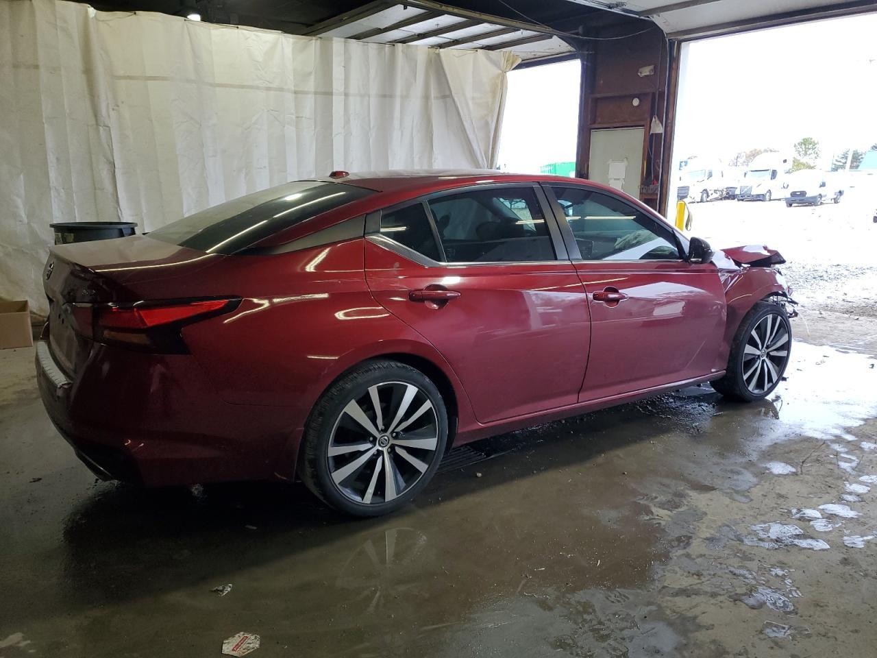 2021 Nissan Altima Sr - Фото 3
