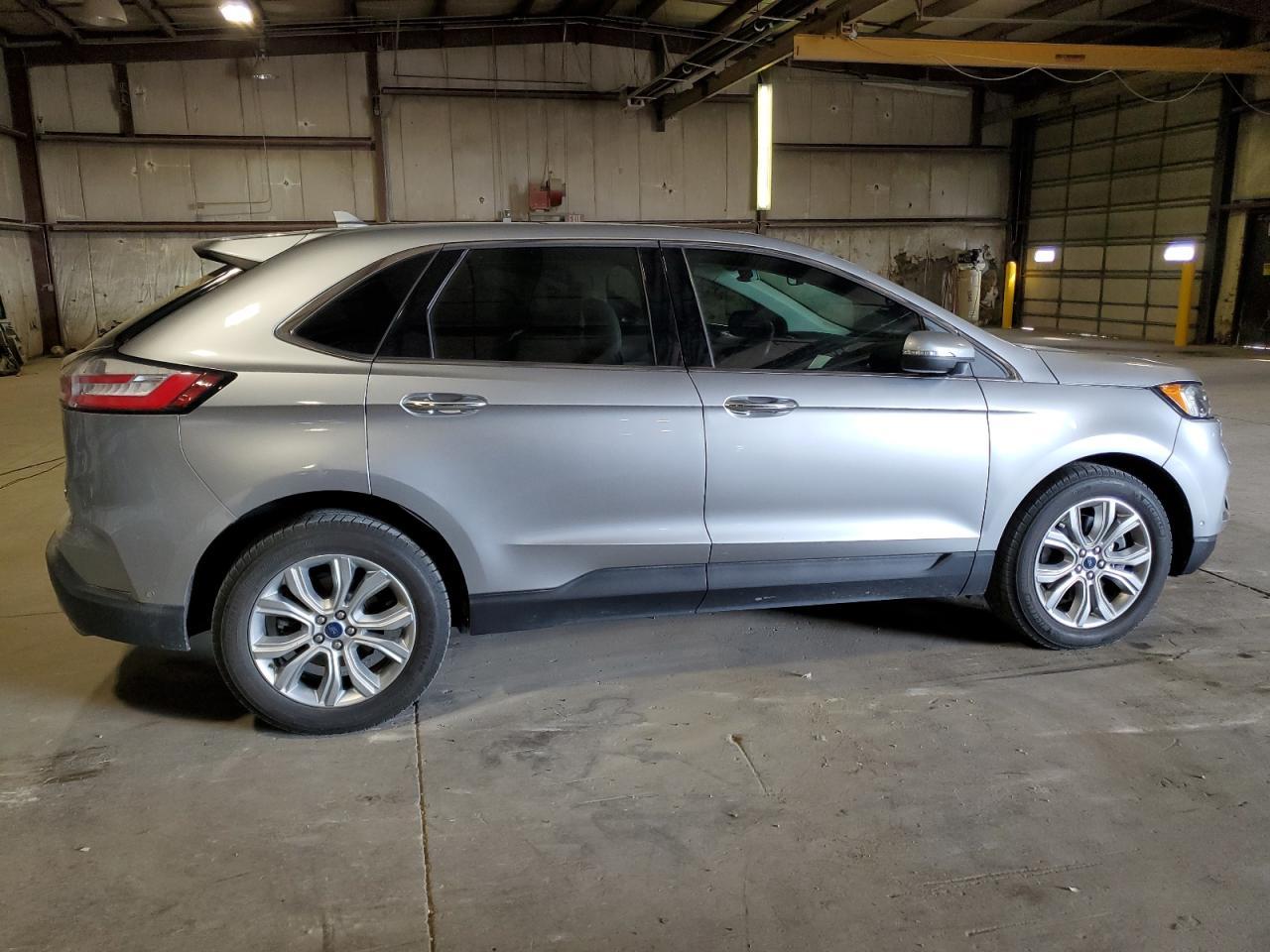 2020 Ford Edge Titanium - Фото 3
