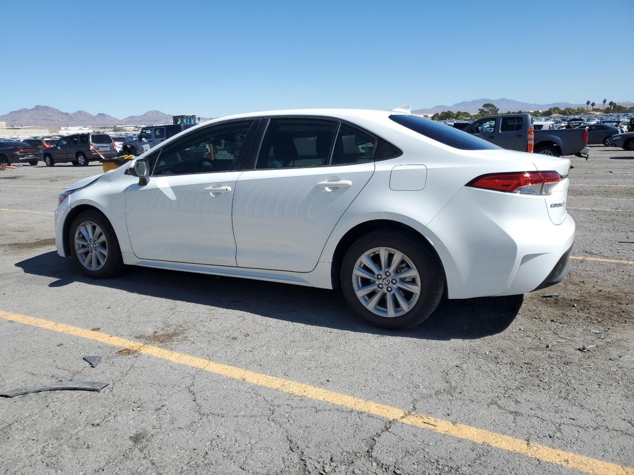 2024 Toyota Corolla Le - Фото 2