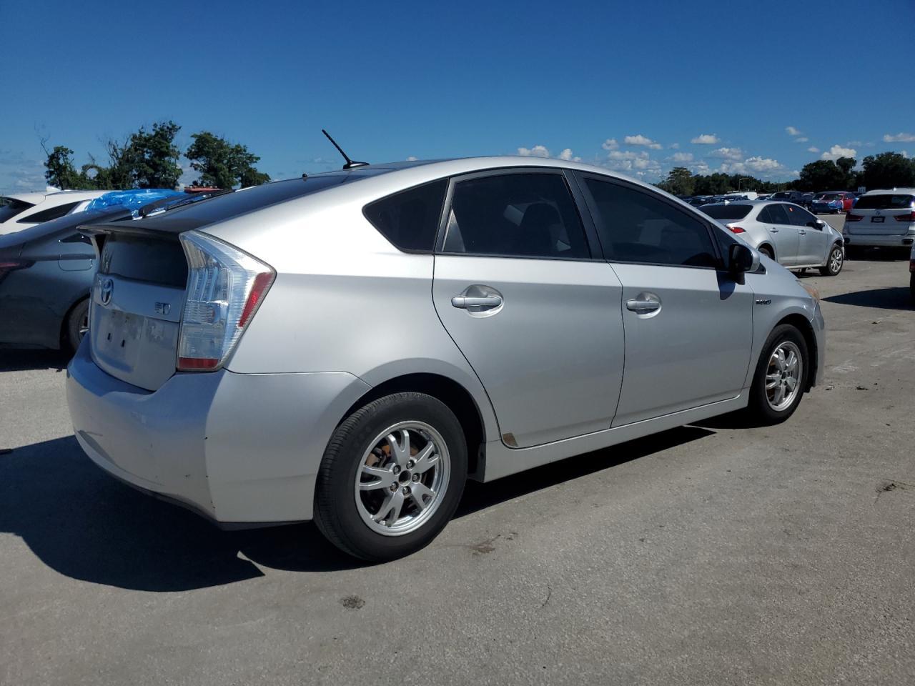 2010 Toyota Prius - Фото 3