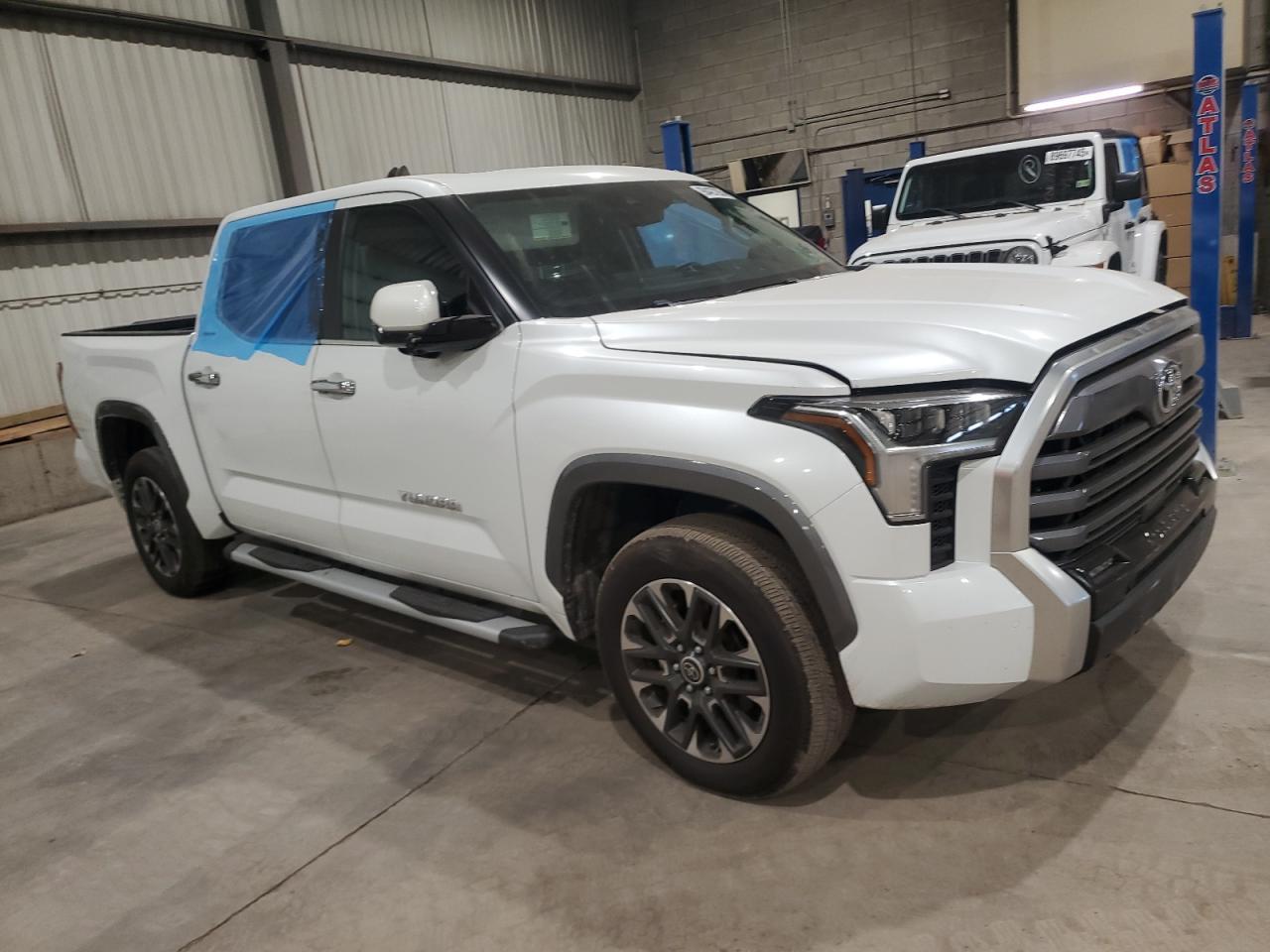 2024 Toyota Tundra Crewmax Limited - Фото 4