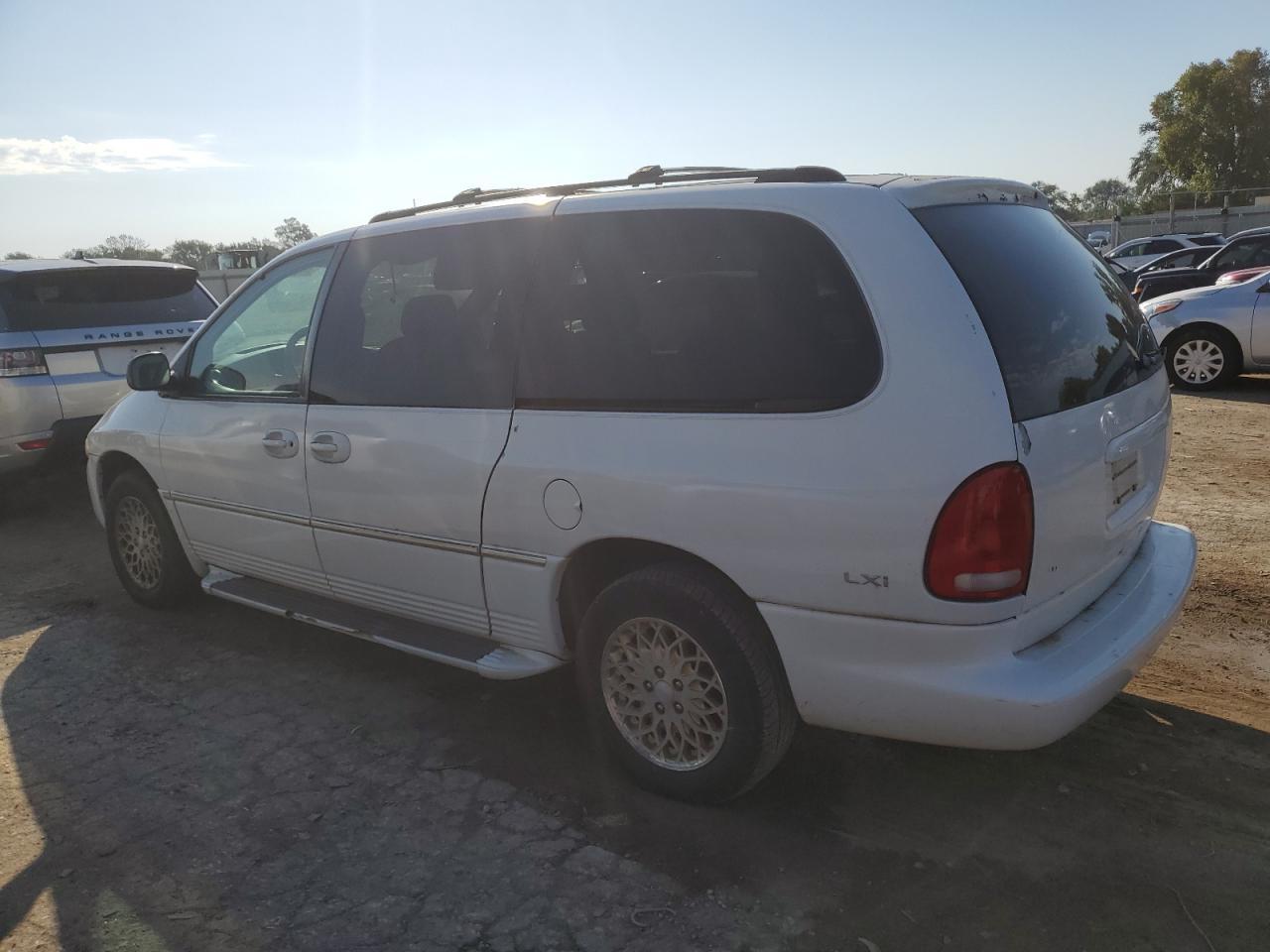 1998 Chrysler Town & Country Lxi - Фото 2
