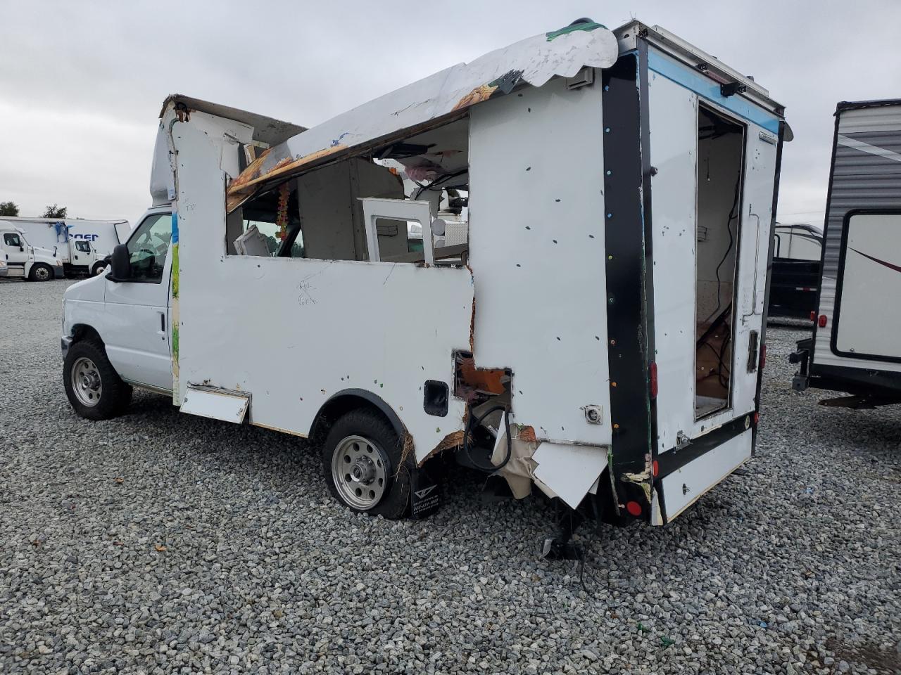 2025 Ford Econoline E350 Super Duty Cutaway Van - Фото 2