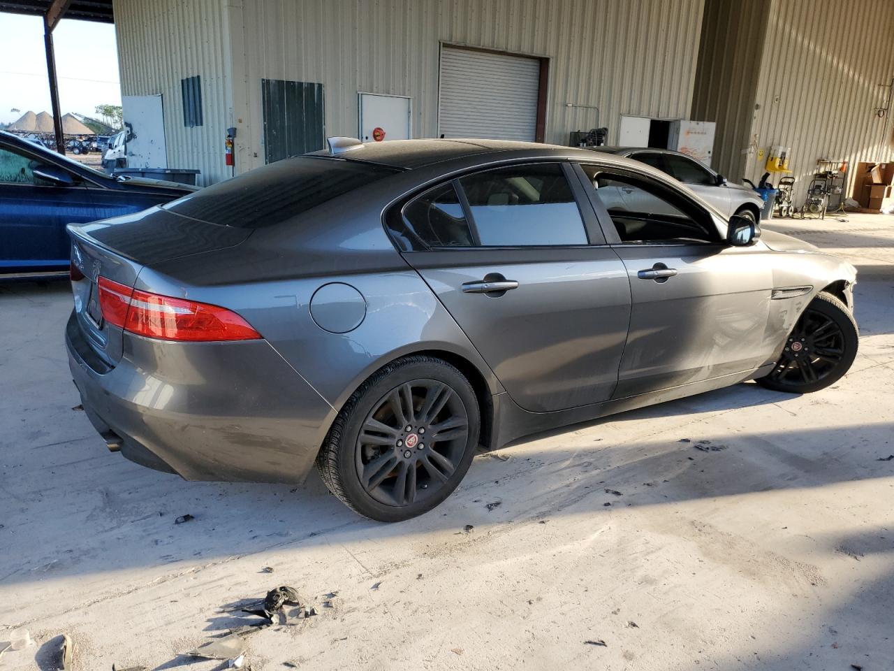 2017 Jaguar Xe Prestige - Image 3