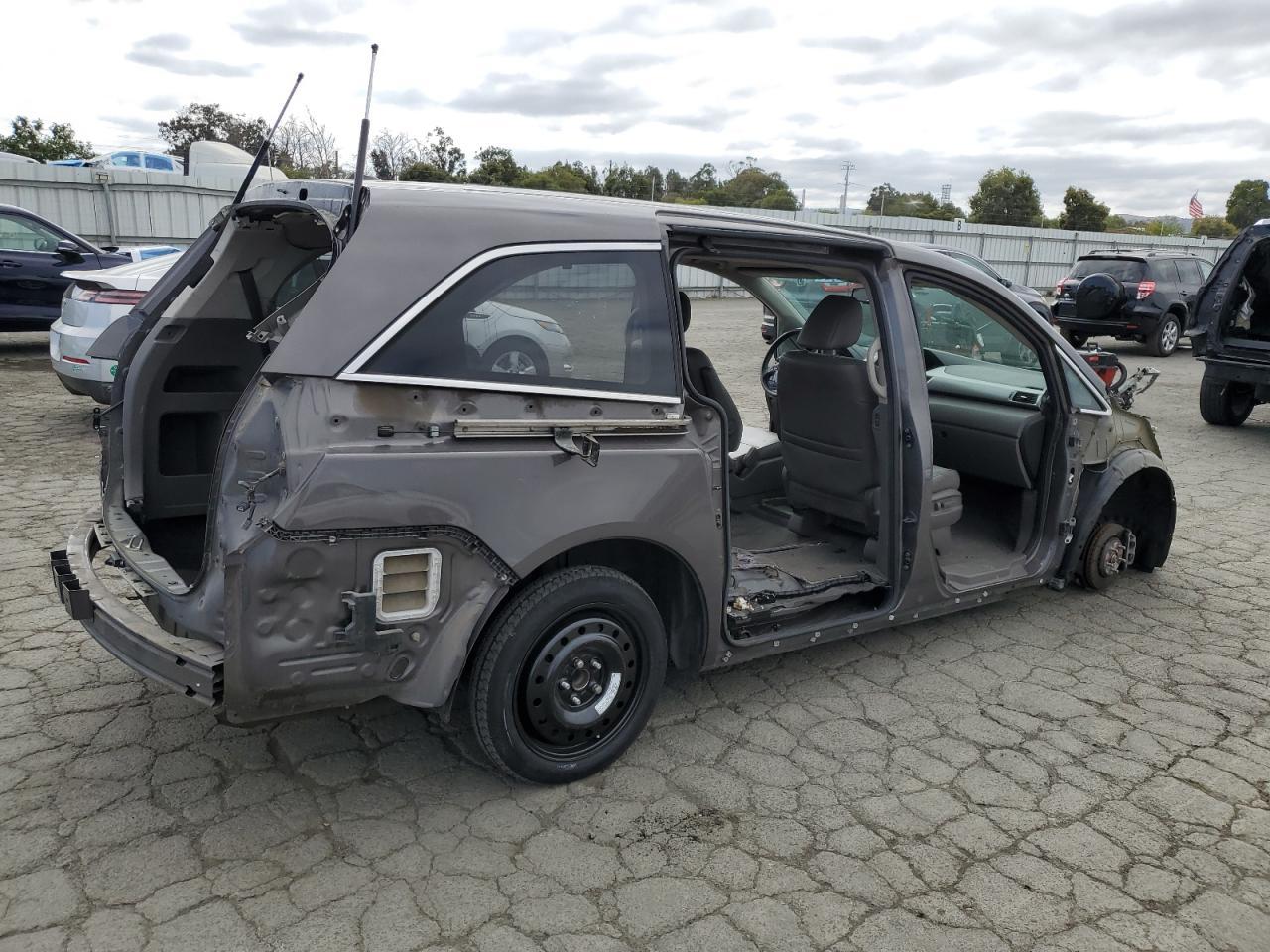 2015 Honda Odyssey Exl - Image 3