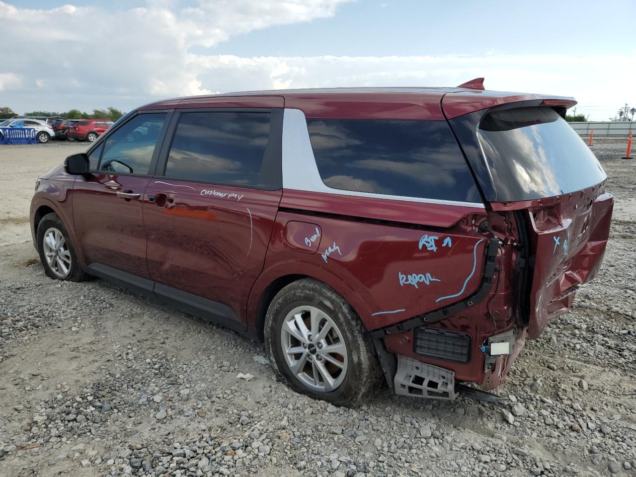 2023 Kia Carnival Lx - Фото 2