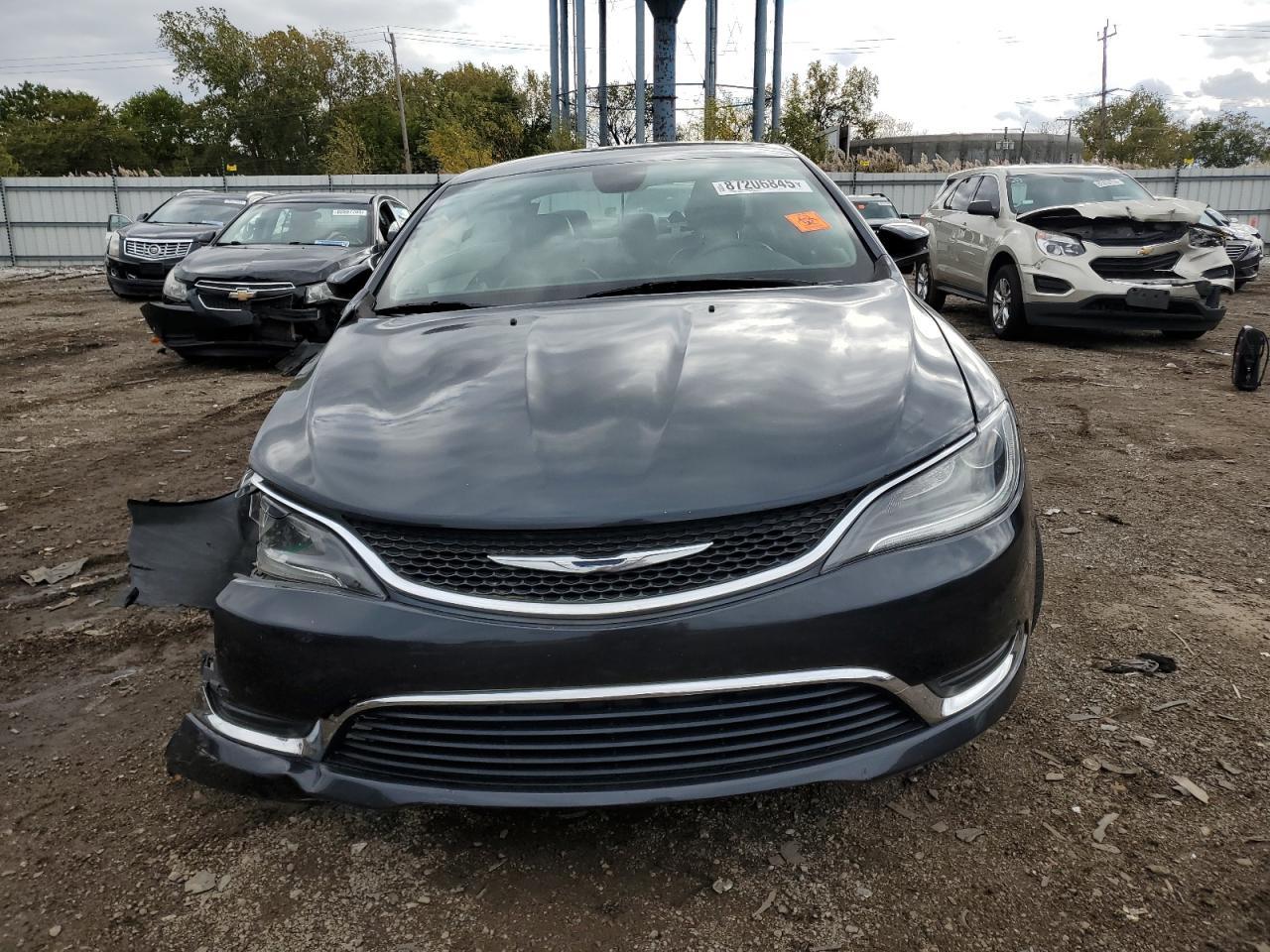 2017 Chrysler 200 Limited - Image 5