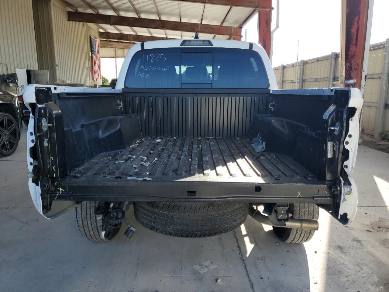 2023 Toyota Tacoma Double Cab - Image 6