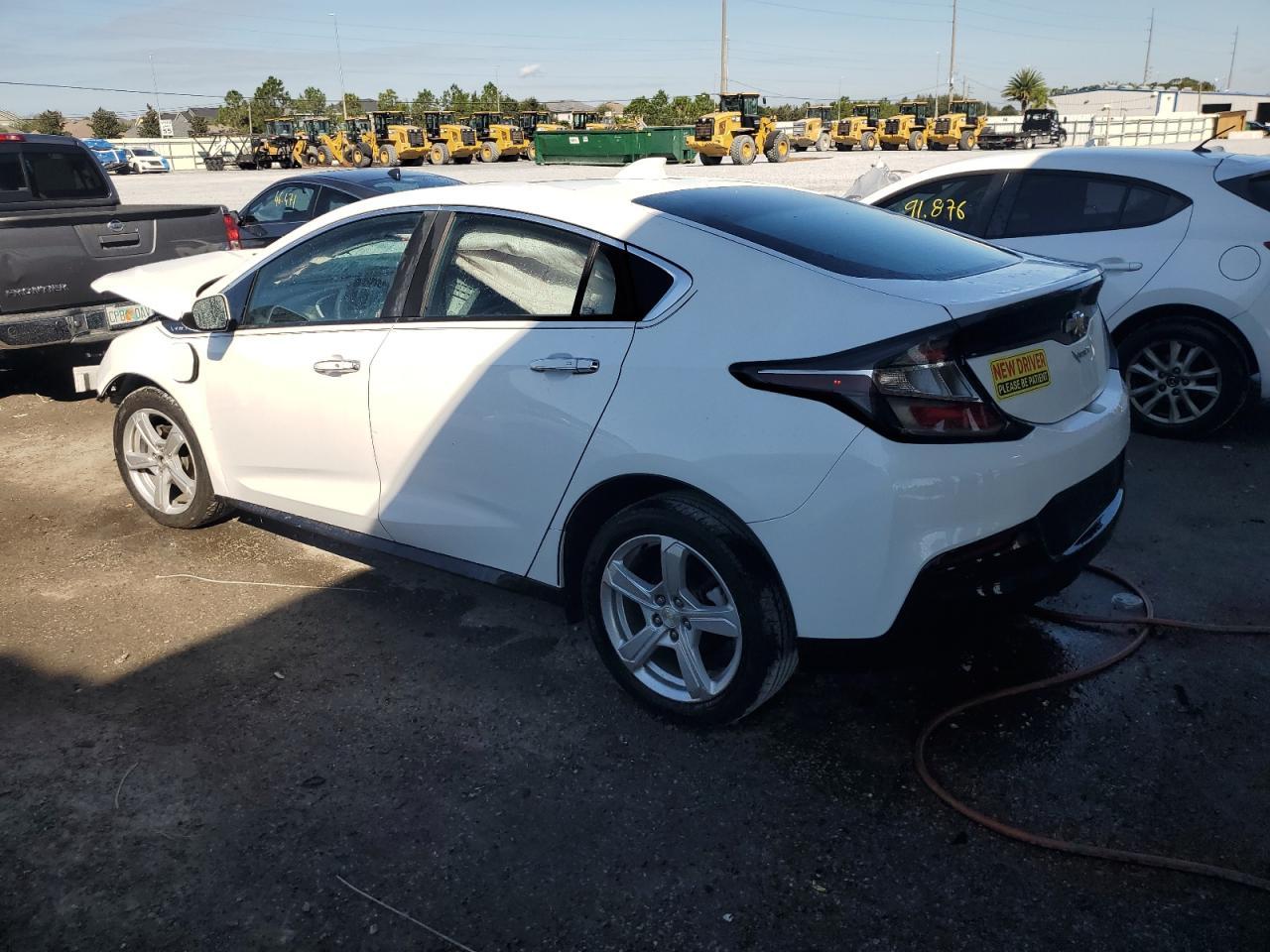 2017 Chevrolet Volt Lt - Image 2