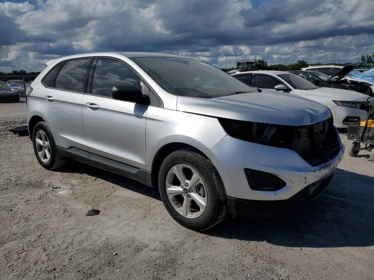 2016 Ford Edge Se - Image 4