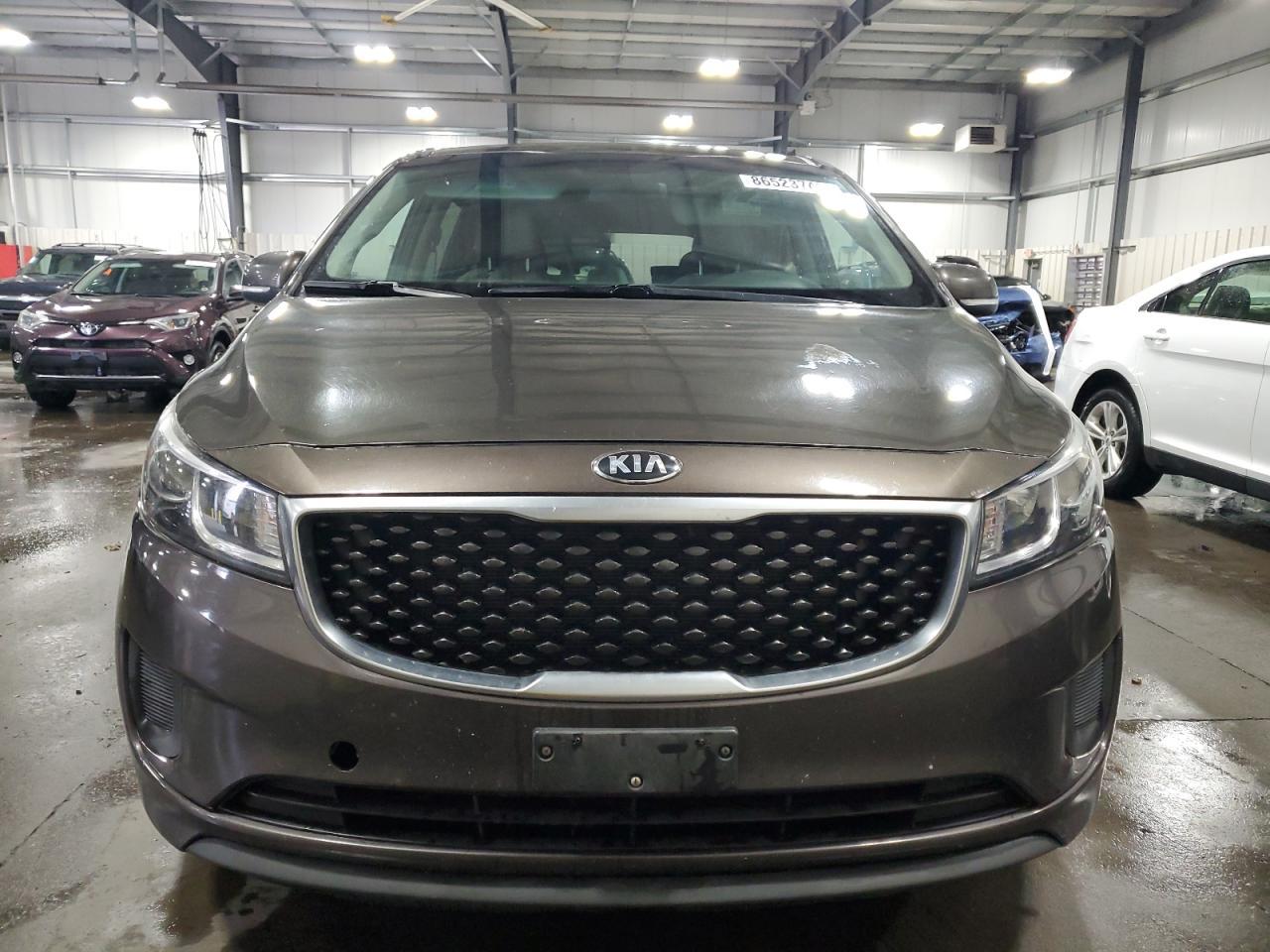 2017 Kia Sedona Lx - Фото 5