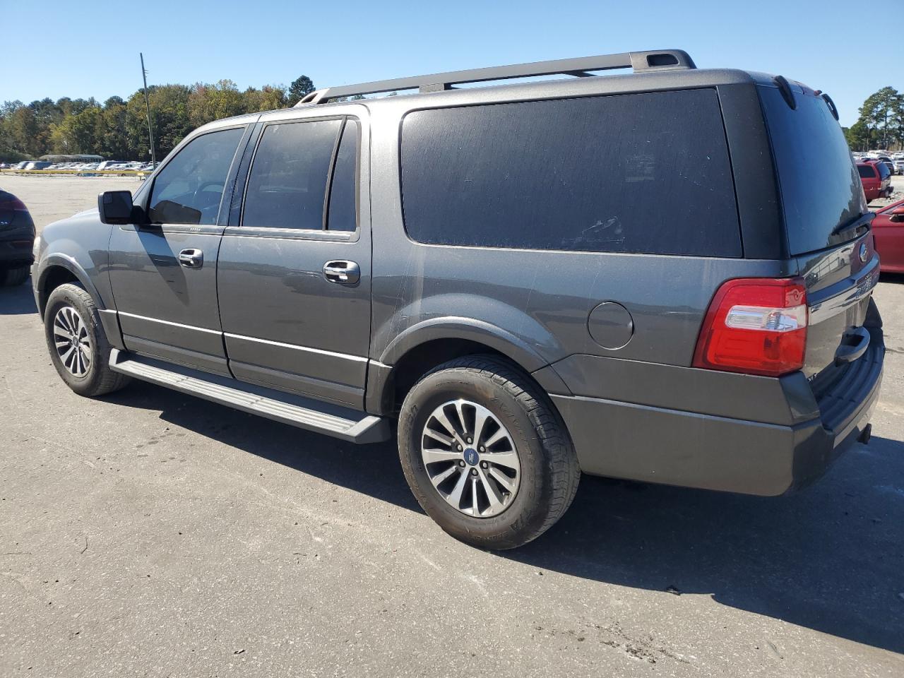 2015 Ford Expedition El Xlt - Image 2