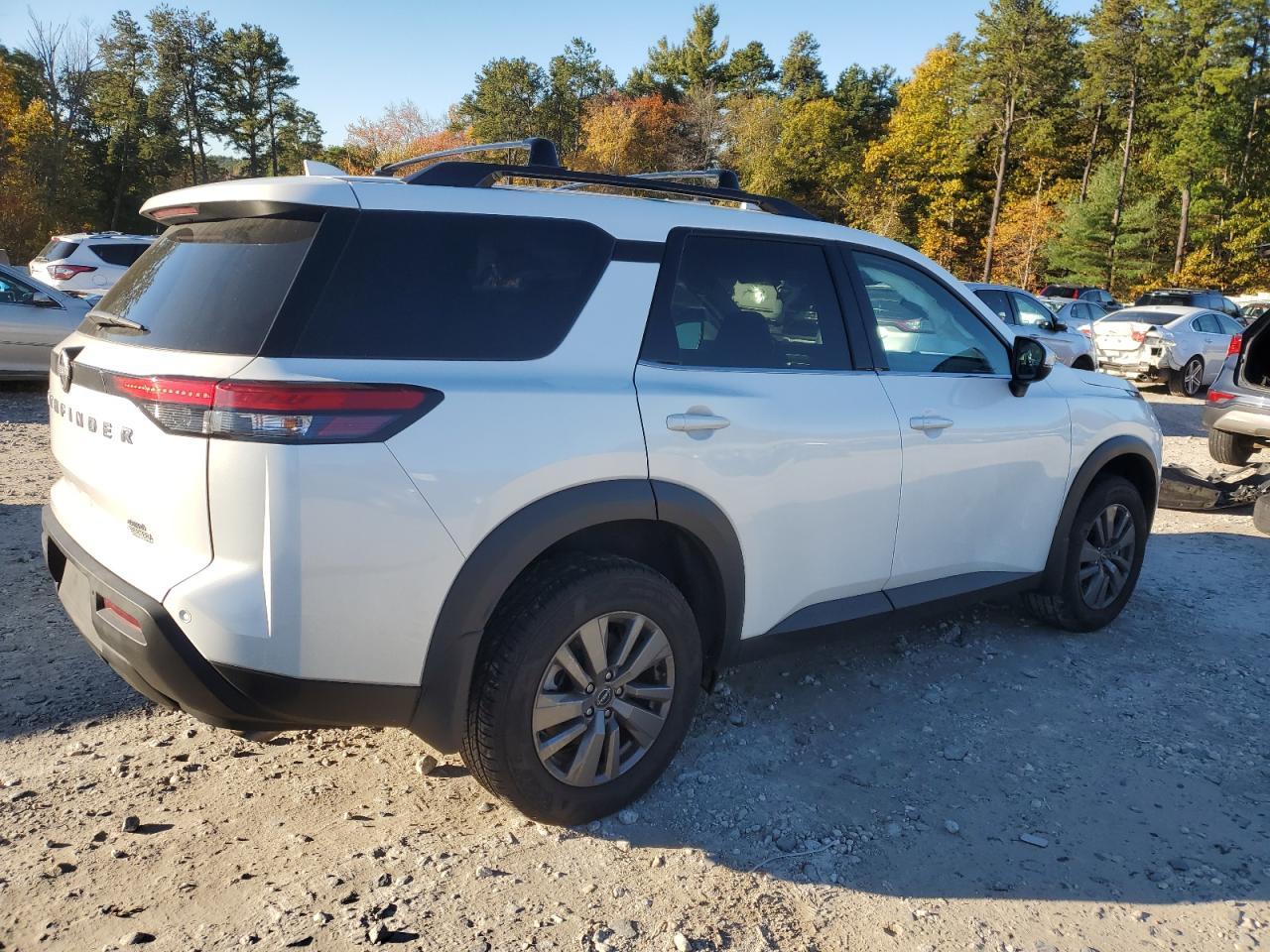 2025 Nissan Pathfinder Sv - Image 3