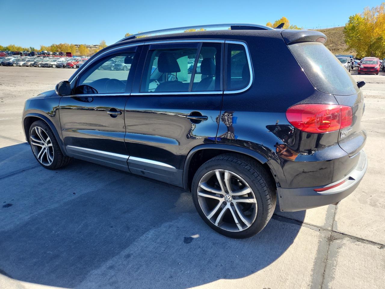 2017 Volkswagen Tiguan Sel - Image 2