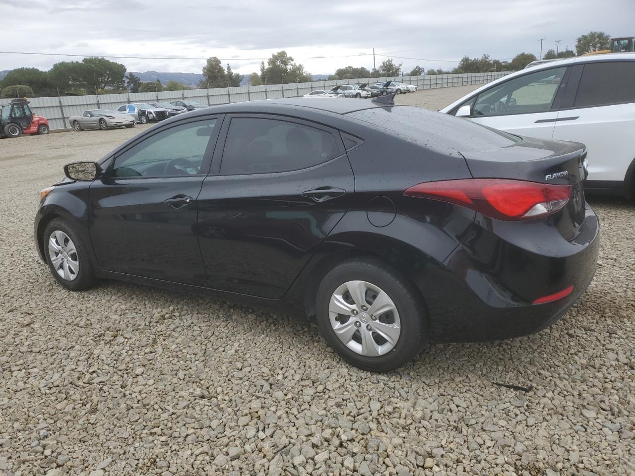 2016 Hyundai Elantra Se - Image 2