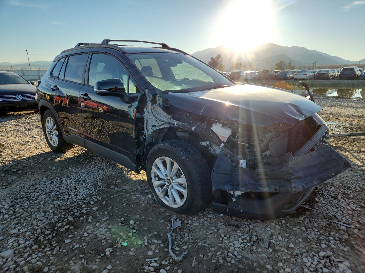 2022 Toyota Corolla Cross Le - Фото 4