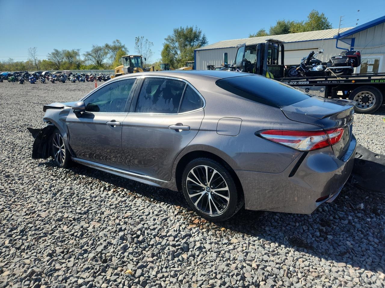 2018 Toyota Camry L - Image 2