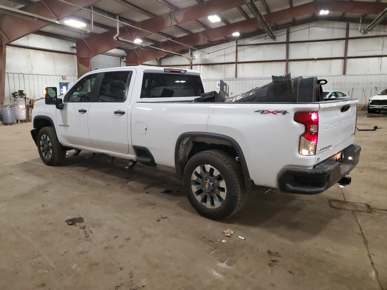 2023 Chevrolet Silverado K2500 Custom - Фото 2
