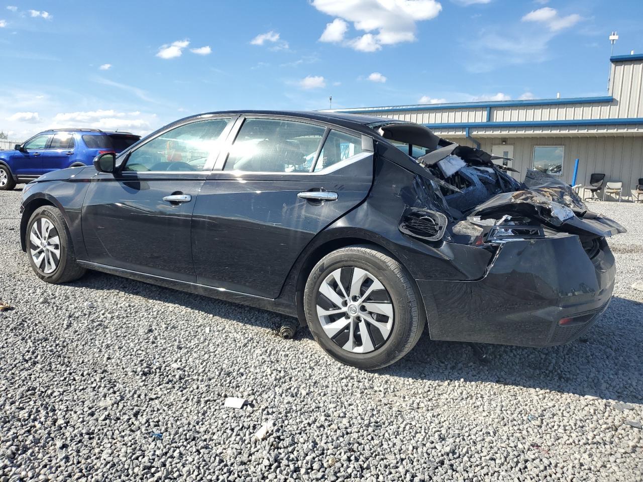 2024 Nissan Altima S - Фото 2