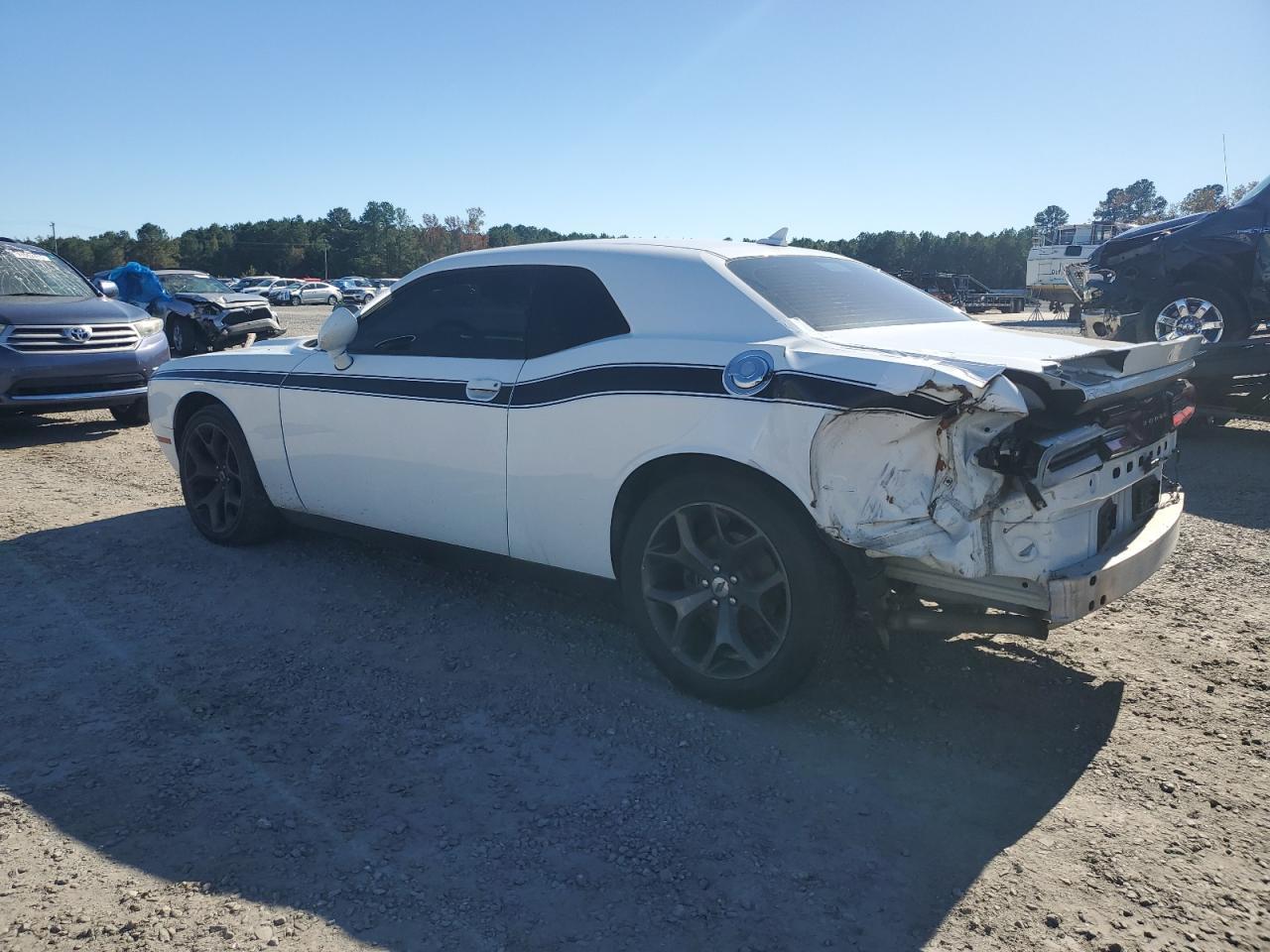 2017 Dodge Challenger Sxt - Image 2