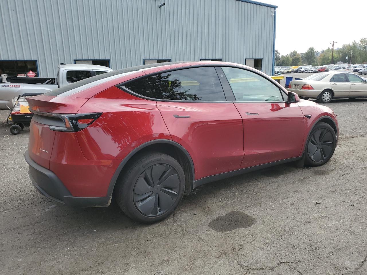 2026 Tesla Model Y - Фото 3