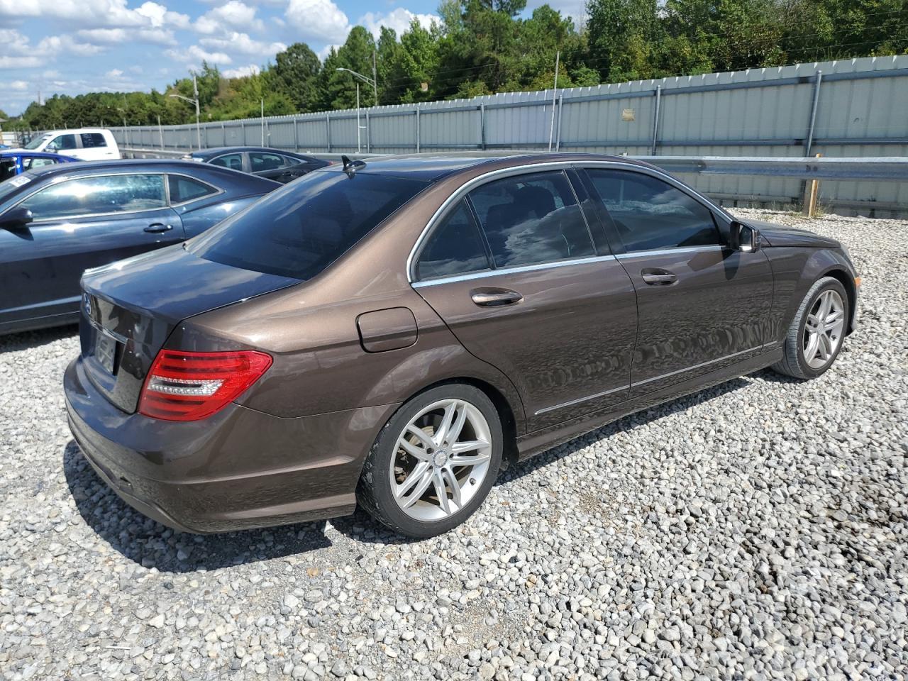2014 Mercedes-Benz C 250 - Image 3