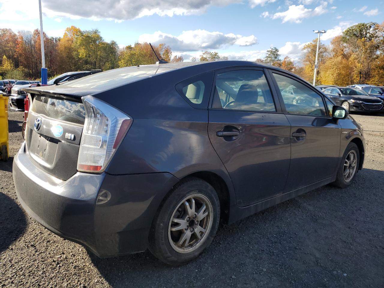 2011 Toyota Prius - Image 3