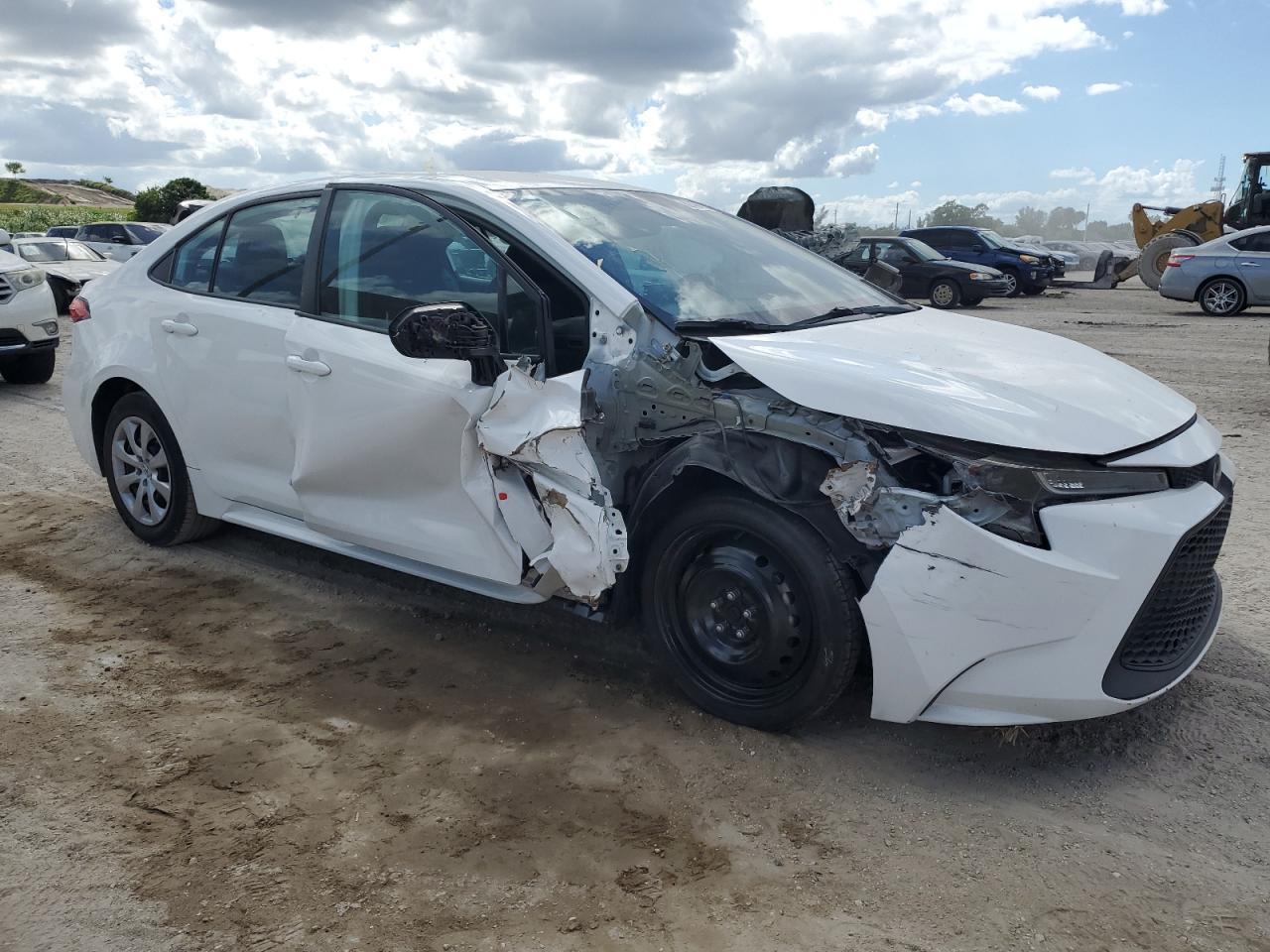2021 Toyota Corolla Le - Image 4