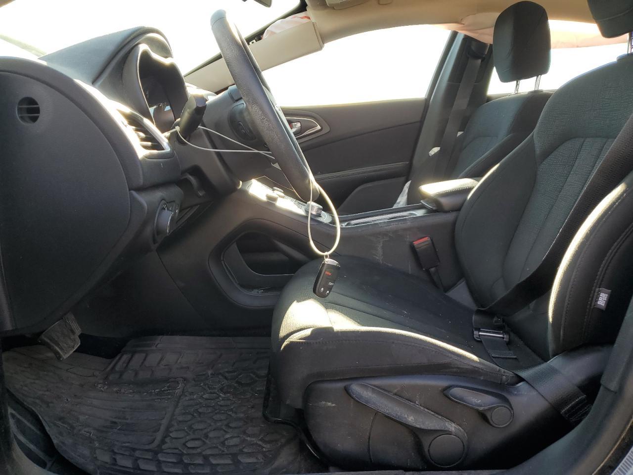 2016 Chrysler 200 Lx - Image 7