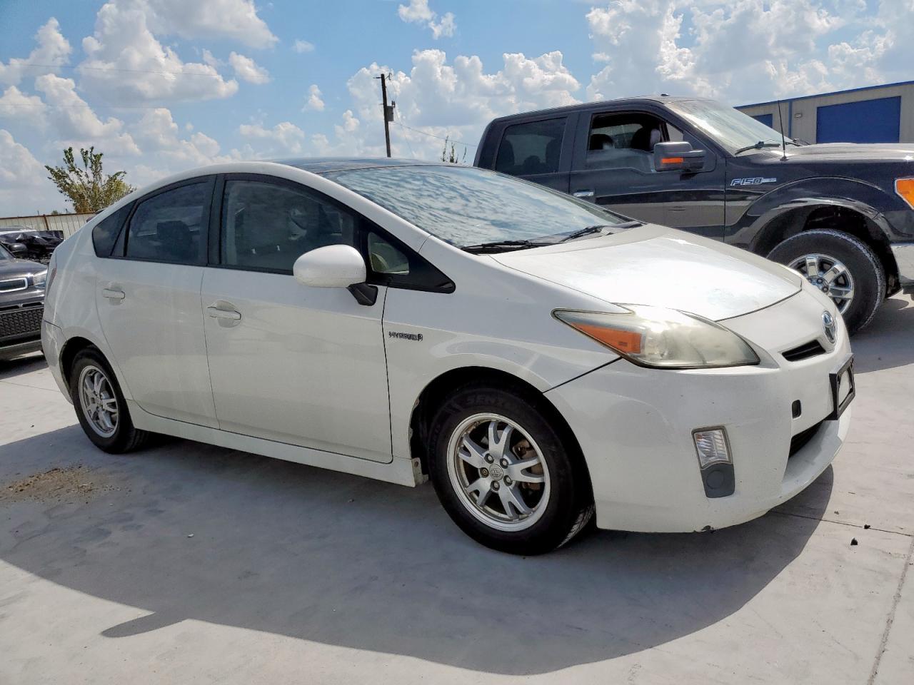 2010 Toyota Prius - Фото 4