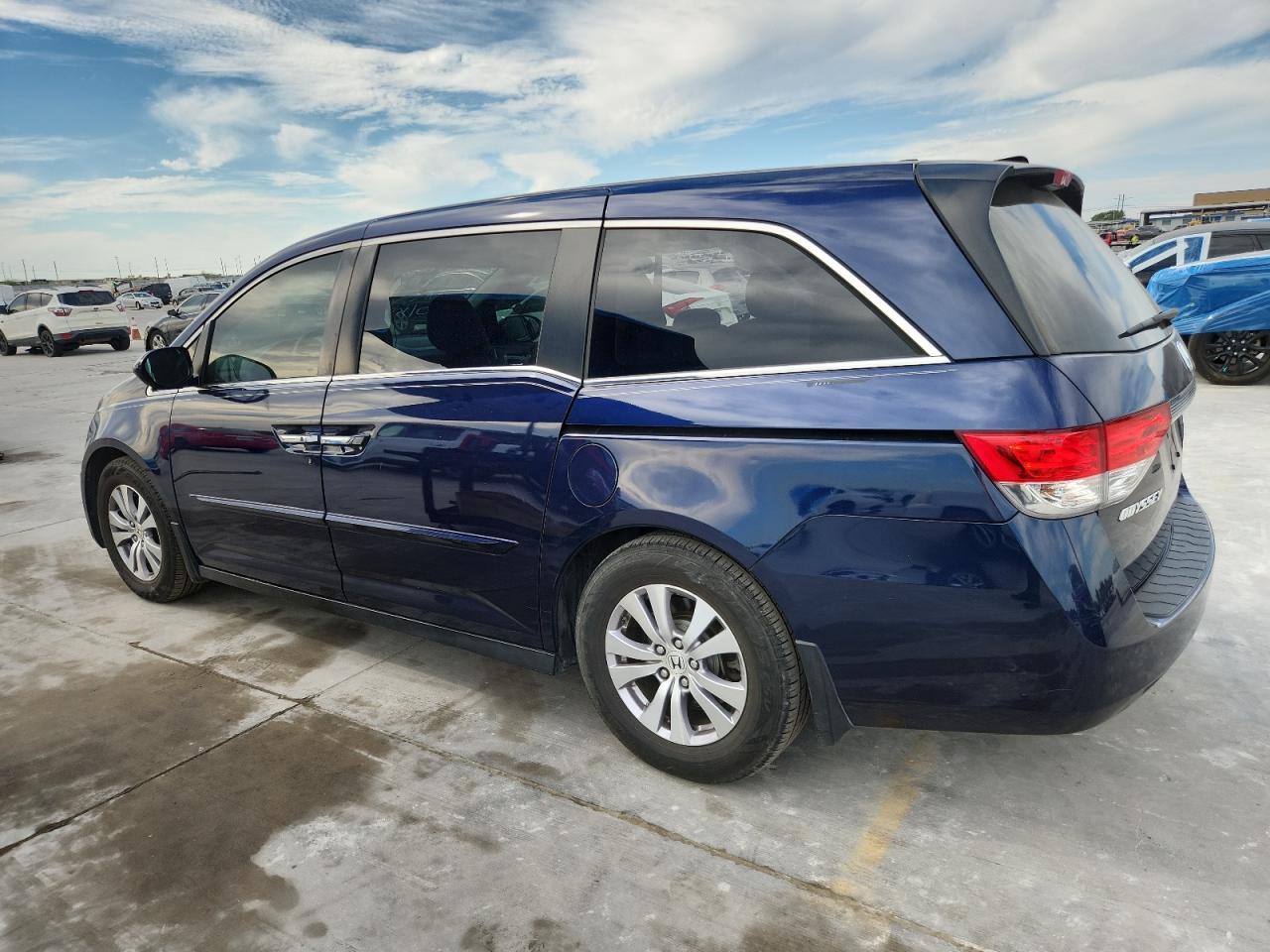 2016 Honda Odyssey Se - Image 2
