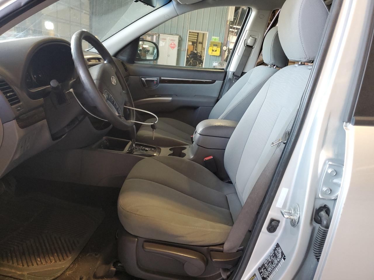 2012 Hyundai Santa Fe Gls - Image 7