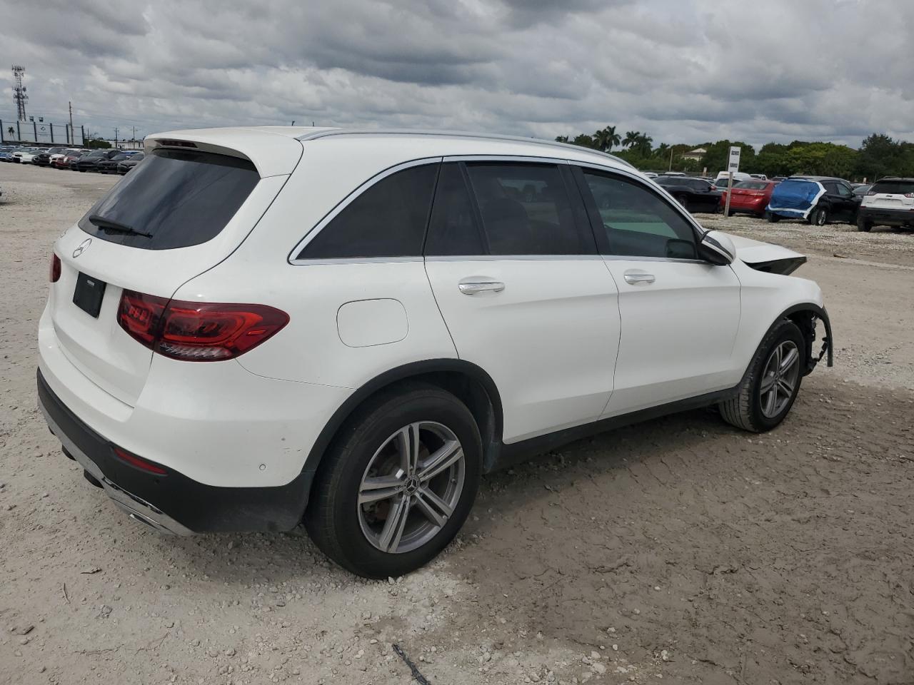 2021 Mercedes-Benz Glc 300 - Image 3