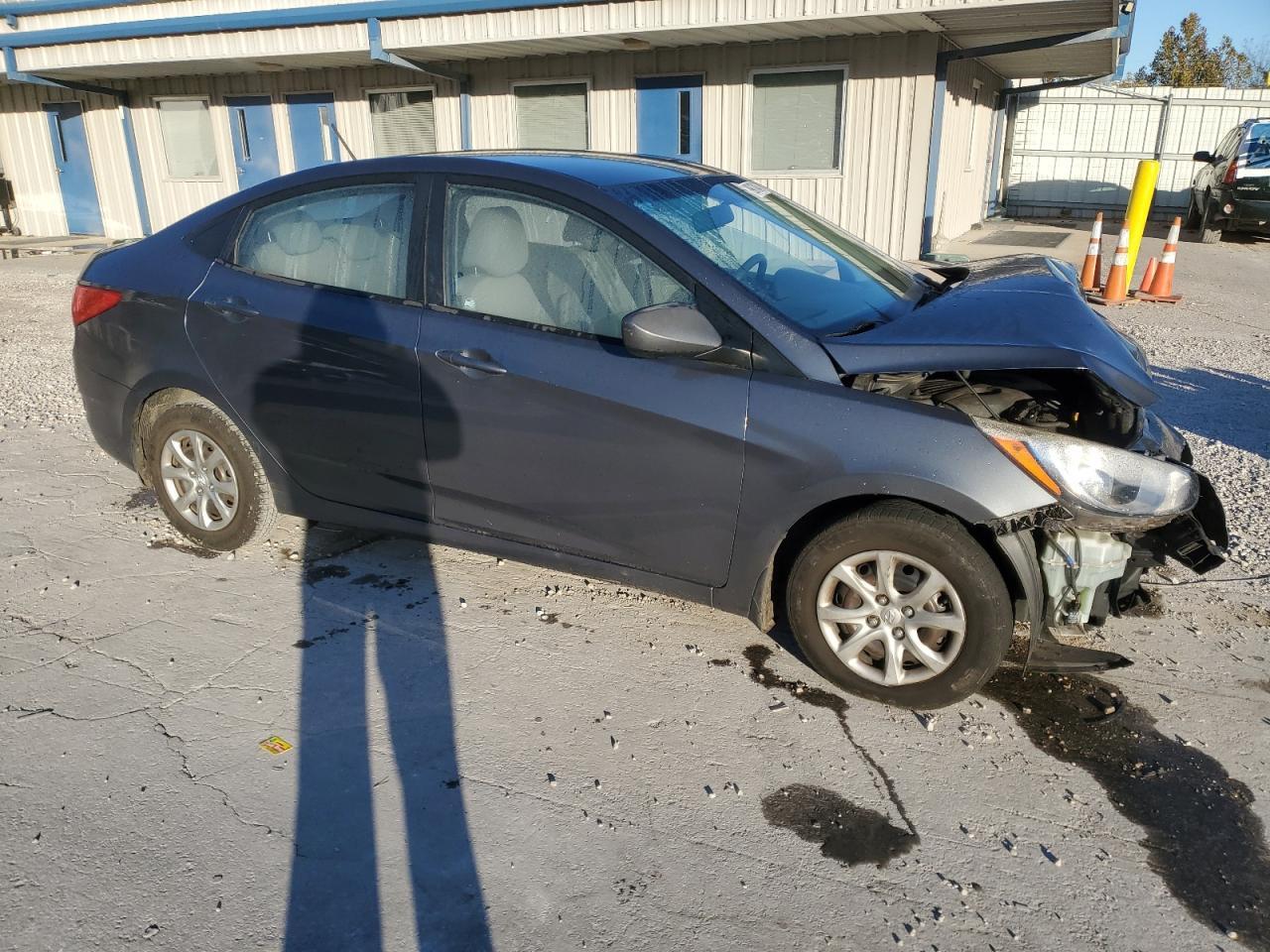 2013 Hyundai Accent Gls - Фото 4