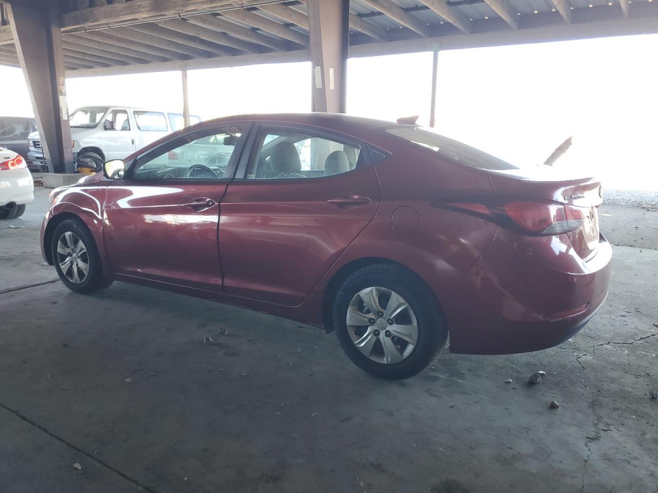 2016 Hyundai Elantra Se - Фото 2