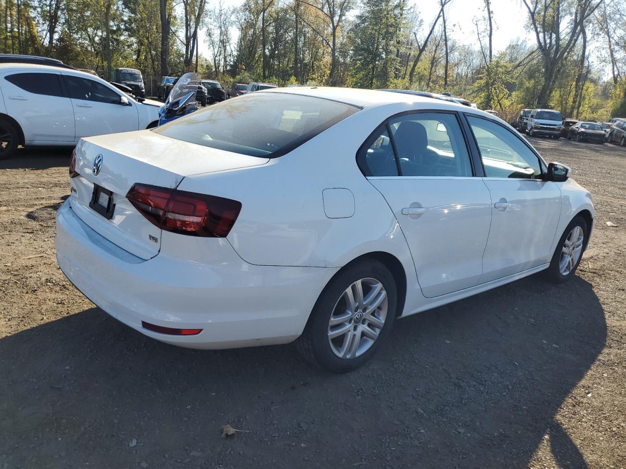 2017 Volkswagen Jetta S - Фото 3