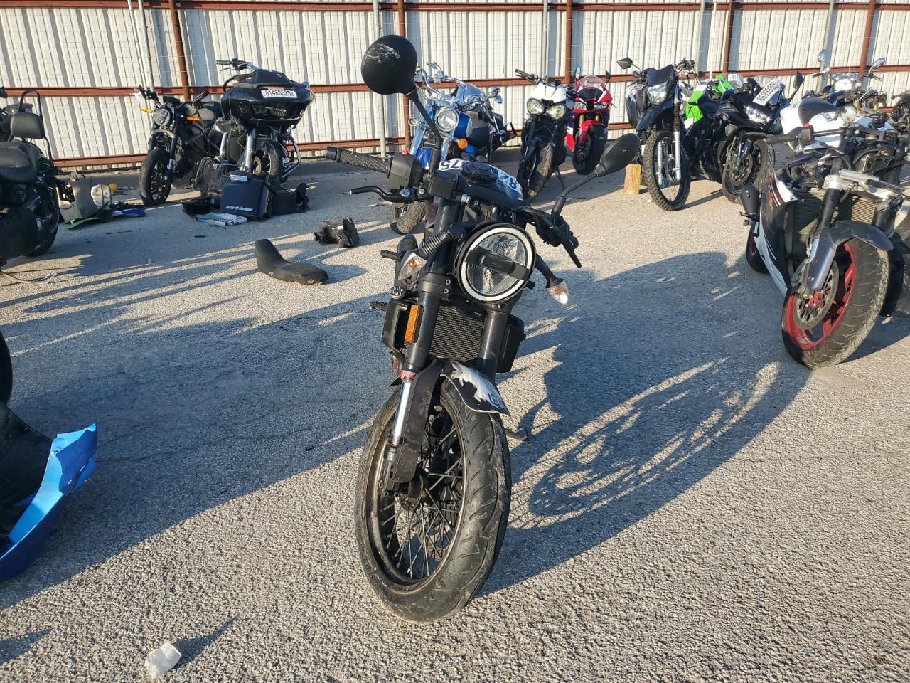 2022 Husq Vitpilen 4 - Image 2